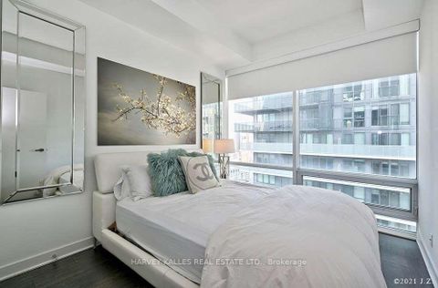 Photo 9 at 3009 - 15 Grenville Street, Bay Street Corridor, Toronto