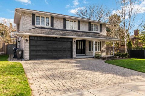 Photo 2 at 42 Neilor Crescent, Markland Wood, Toronto