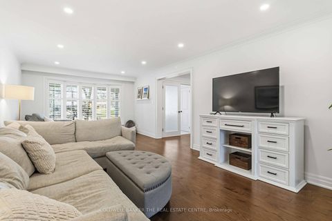 Photo 5 at 42 Neilor Crescent, Markland Wood, Toronto