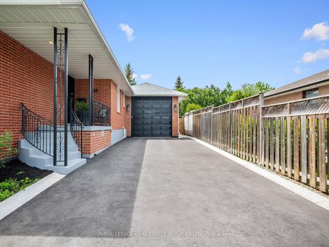 Photo 2 at 148 Wincott Drive, Richview, Toronto