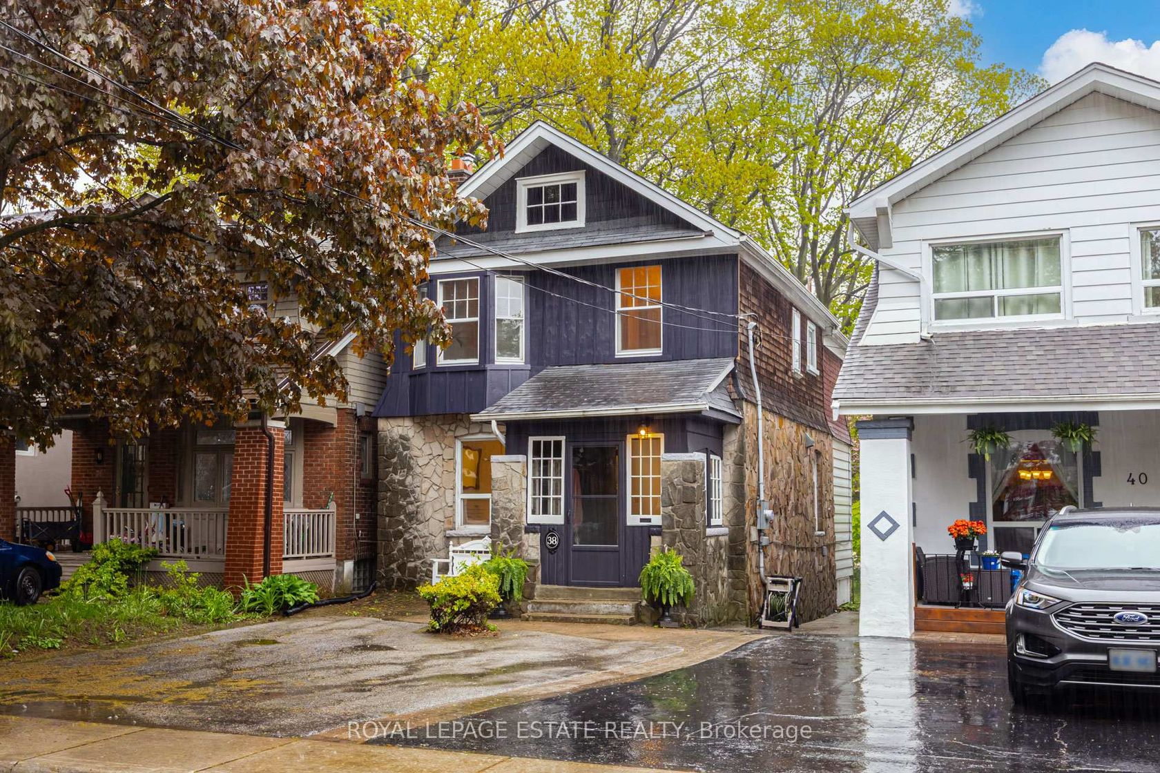 38 Queensbury Avenue, Cliffside, Toronto 