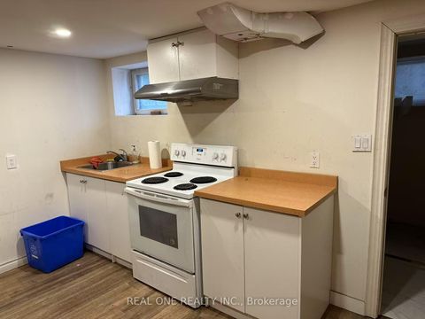 Photo 2 at 22 Pleasant View Drive, Pleasant View, Toronto