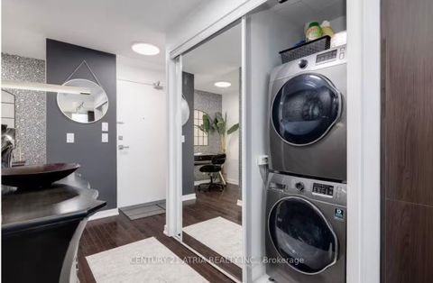Photo 6 at 512 - 14 York Street, Waterfront Communities C1, Toronto