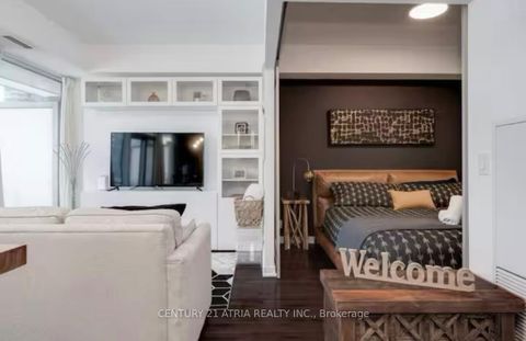 Photo 8 at 512 - 14 York Street, Waterfront Communities C1, Toronto
