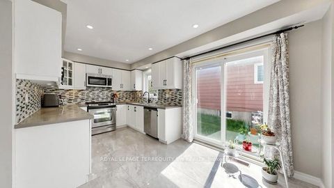 Photo 10 at 115 Micmac Crescent, Pleasant View, Toronto