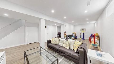 Photo 32 at 115 Micmac Crescent, Pleasant View, Toronto