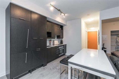 Photo 9 at 513 - 199 Richmond Street W, Waterfront Communities C1, Toronto