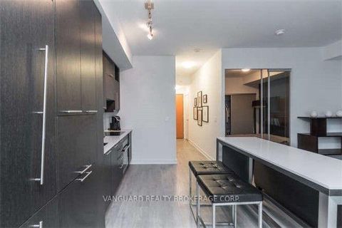 Photo 10 at 513 - 199 Richmond Street W, Waterfront Communities C1, Toronto