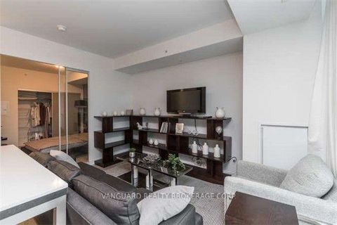 Photo 11 at 513 - 199 Richmond Street W, Waterfront Communities C1, Toronto