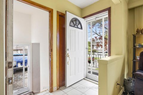 Photo 2 at 3 Shoreview Drive, West Hill, Toronto
