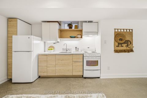 Photo 36 at 304 Riverdale Avenue, Jones, Toronto