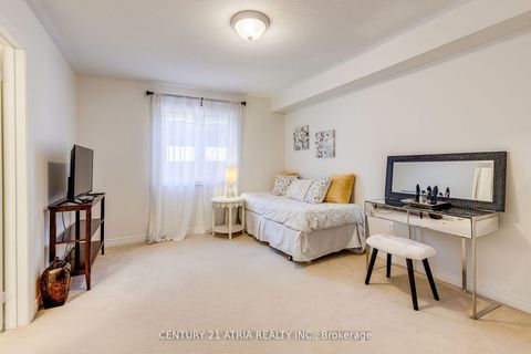 Photo 17 at 23 Weslock Crescent, Bayview Northeast, Aurora
