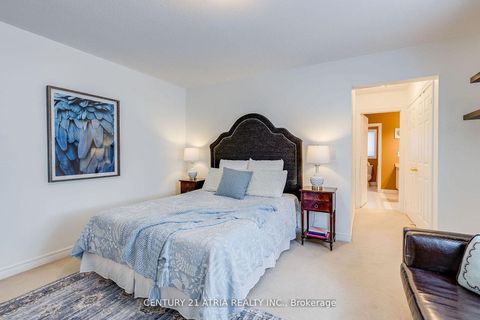 Photo 18 at 23 Weslock Crescent, Bayview Northeast, Aurora