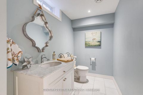 Photo 32 at 23 Weslock Crescent, Bayview Northeast, Aurora