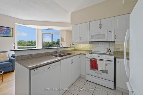 Photo 2 at 514 - 4200 Bathurst Street, Clanton Park, Toronto