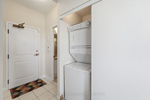 Photo 17 at 514 - 4200 Bathurst Street, Clanton Park, Toronto