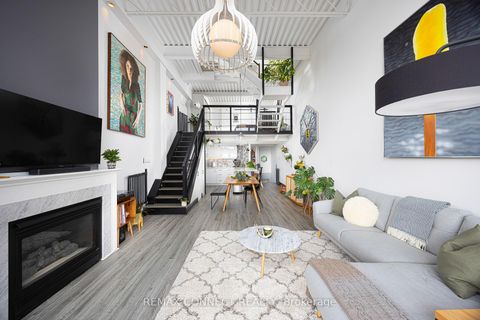 Photo 5 at 4 - 517 Kingston Road, The Beaches, Toronto