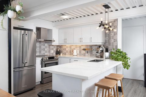 Photo 16 at 4 - 517 Kingston Road, The Beaches, Toronto