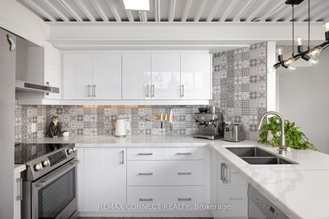 Photo 17 at 4 - 517 Kingston Road, The Beaches, Toronto