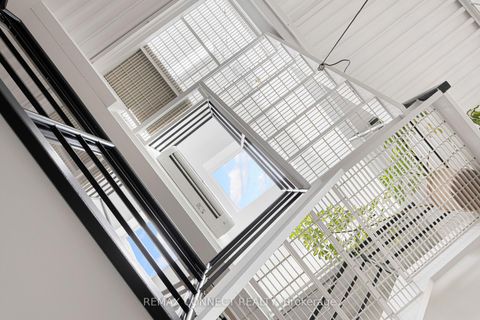 Photo 23 at 4 - 517 Kingston Road, The Beaches, Toronto