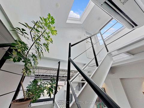 Photo 31 at 4 - 517 Kingston Road, The Beaches, Toronto