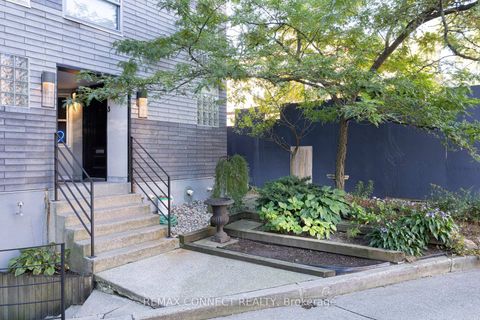 Photo 39 at 4 - 517 Kingston Road, The Beaches, Toronto