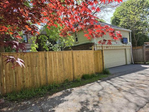Photo 1 at 118 Ferrier Avenue, Danforth, Toronto