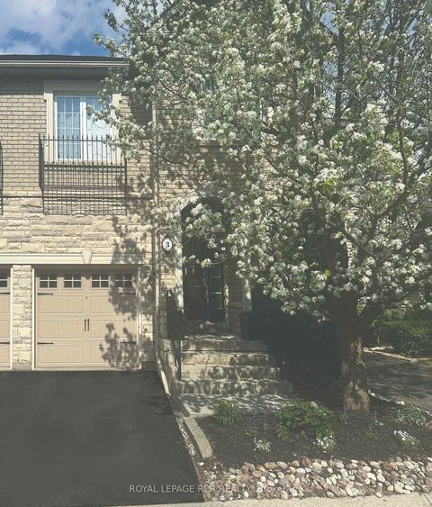 Photo 3 at 18 - 3 Senator Court, Aurora Heights, Aurora
