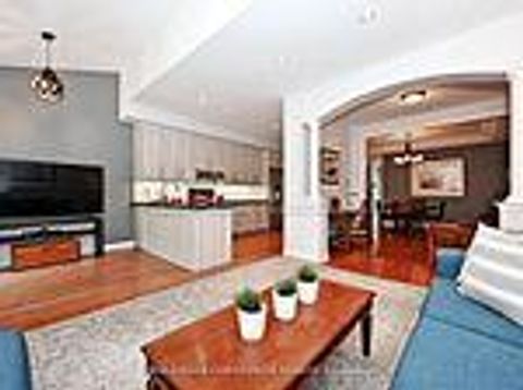 Photo 11 at 18 - 3 Senator Court, Aurora Heights, Aurora