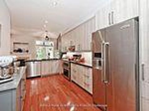 Photo 17 at 18 - 3 Senator Court, Aurora Heights, Aurora