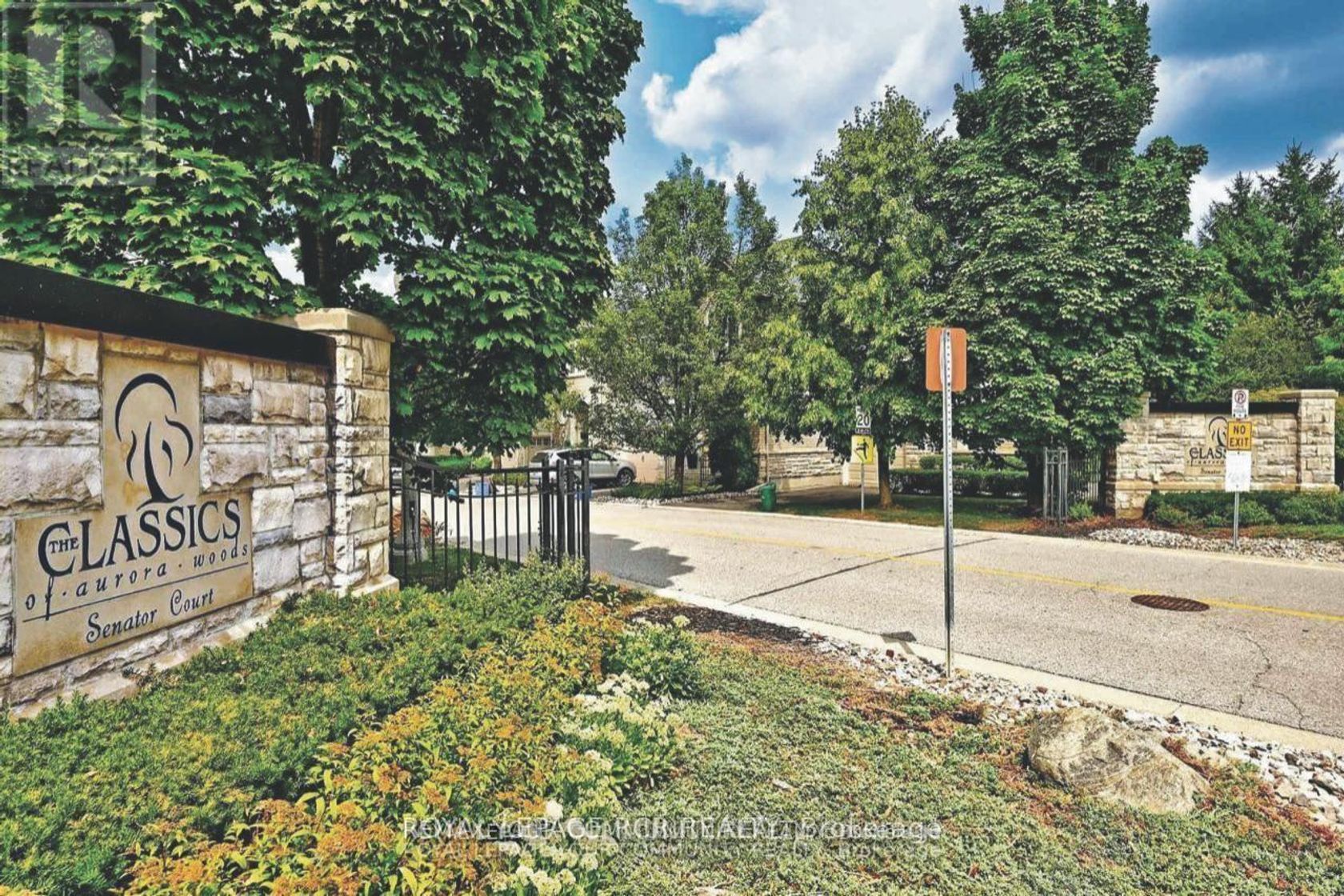 18 - 3 Senator Court, Aurora Heights, Aurora photo 2