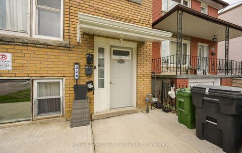 Photo 3 at 226 Bicknell Avenue, Eglinton West, Toronto