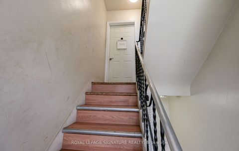 Photo 4 at 226 Bicknell Avenue, Eglinton West, Toronto