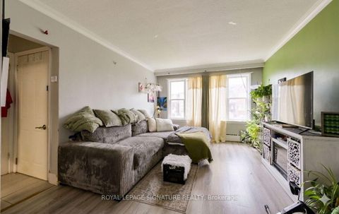 Photo 7 at 226 Bicknell Avenue, Eglinton West, Toronto