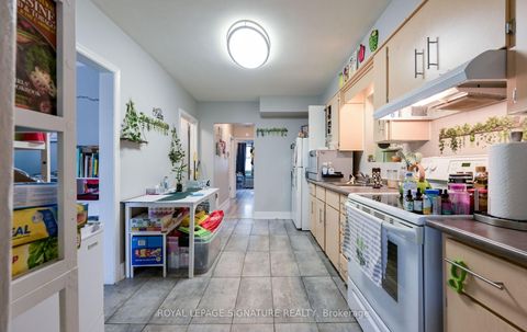 Photo 8 at 226 Bicknell Avenue, Eglinton West, Toronto