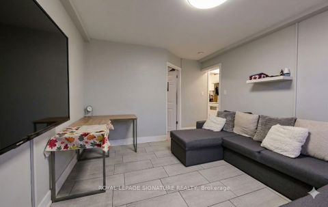 Photo 13 at 226 Bicknell Avenue, Eglinton West, Toronto