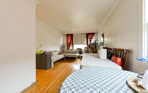 Photo 19 at 226 Bicknell Avenue, Eglinton West, Toronto