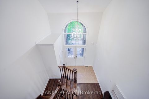 Photo 4 at 186 Ascalon Drive, Patterson, Vaughan