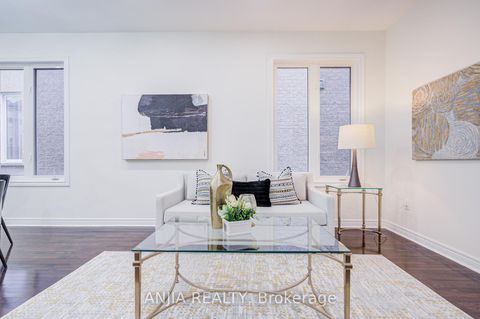 Photo 6 at 186 Ascalon Drive, Patterson, Vaughan