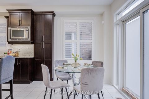Photo 13 at 186 Ascalon Drive, Patterson, Vaughan