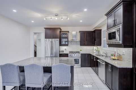 Photo 16 at 186 Ascalon Drive, Patterson, Vaughan