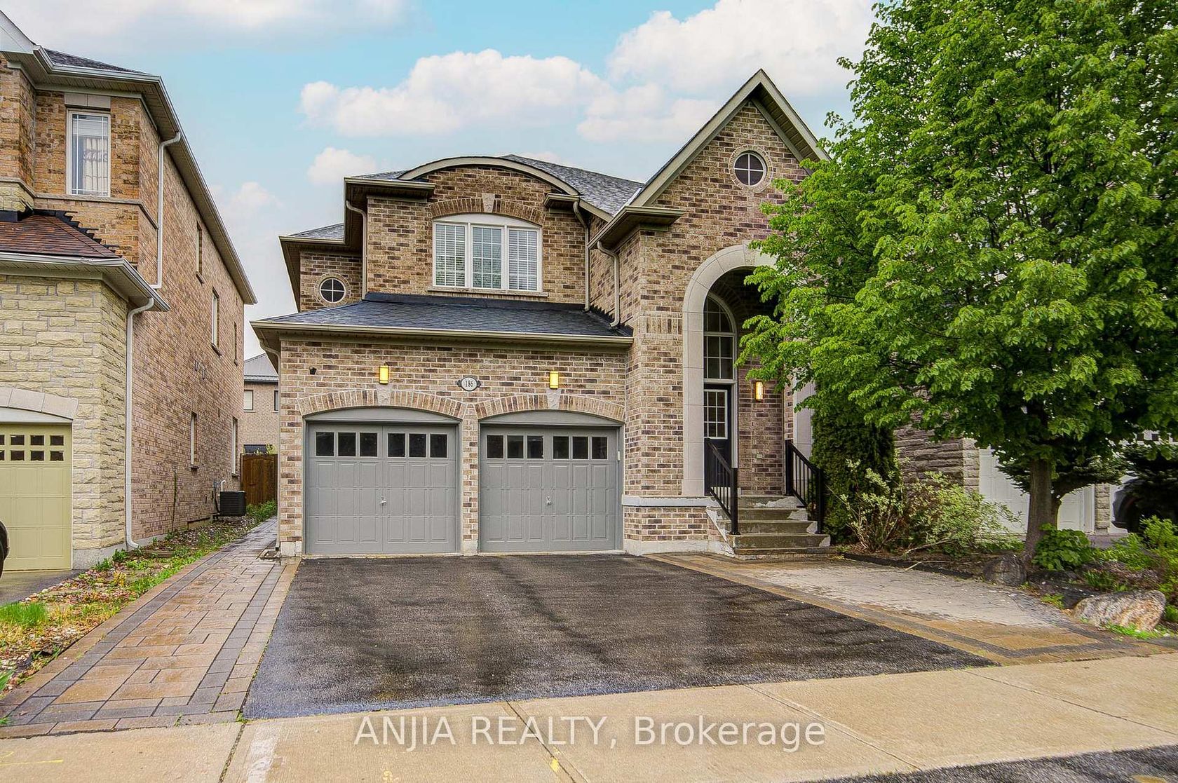 186 Ascalon Drive, Patterson, Vaughan photo number 2