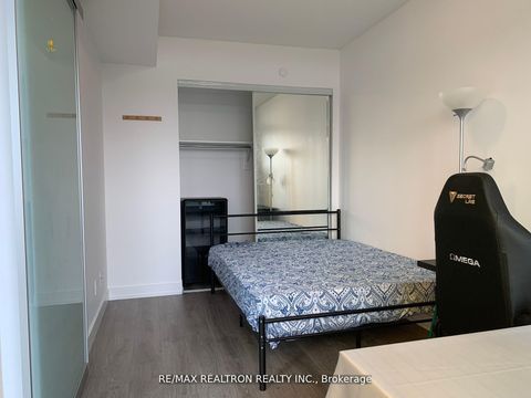Photo 16 at 917 - 297 College Street, Chinatown, Toronto