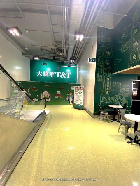 Photo 34 at 917 - 297 College Street, Chinatown, Toronto
