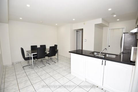 Photo 13 at 10 Gramercy Square, Rouge E11, Toronto