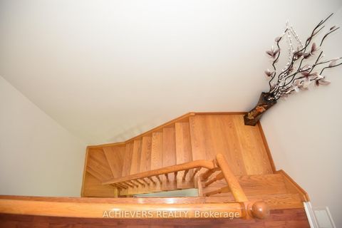 Photo 17 at 10 Gramercy Square, Rouge E11, Toronto