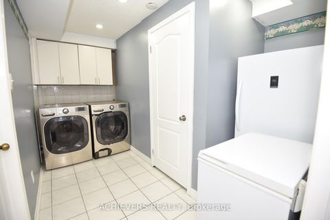 Photo 35 at 10 Gramercy Square, Rouge E11, Toronto