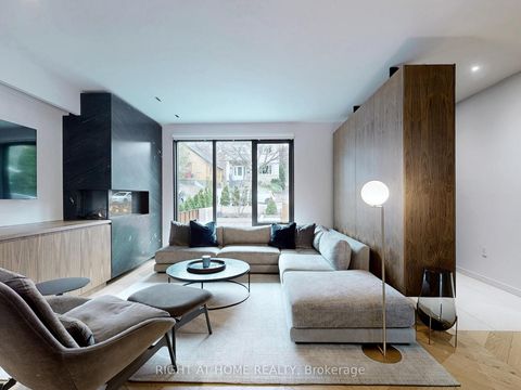 Photo 2 at 15 Durie Street E, Swansea, Toronto