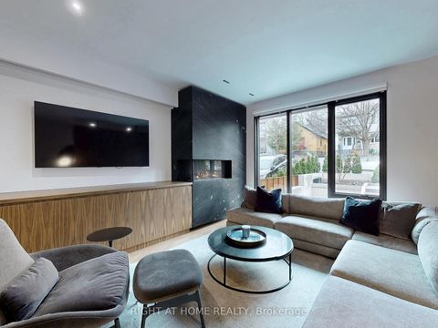 Photo 3 at 15 Durie Street E, Swansea, Toronto