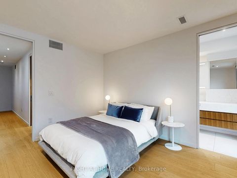 Photo 17 at 15 Durie Street E, Swansea, Toronto